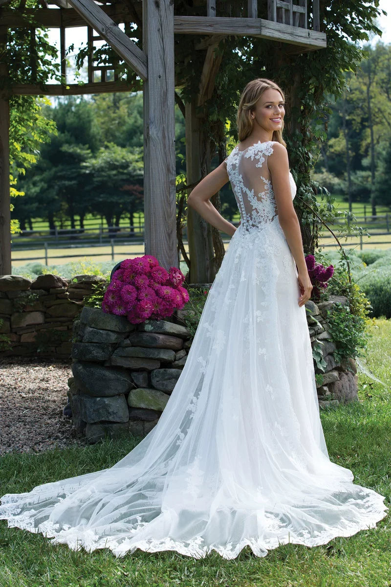 Xmsli | Simple Lace V-Neck A-Line Wedding Dress for Brides, Slimming Fit Customizable Fairy Bridal Gown