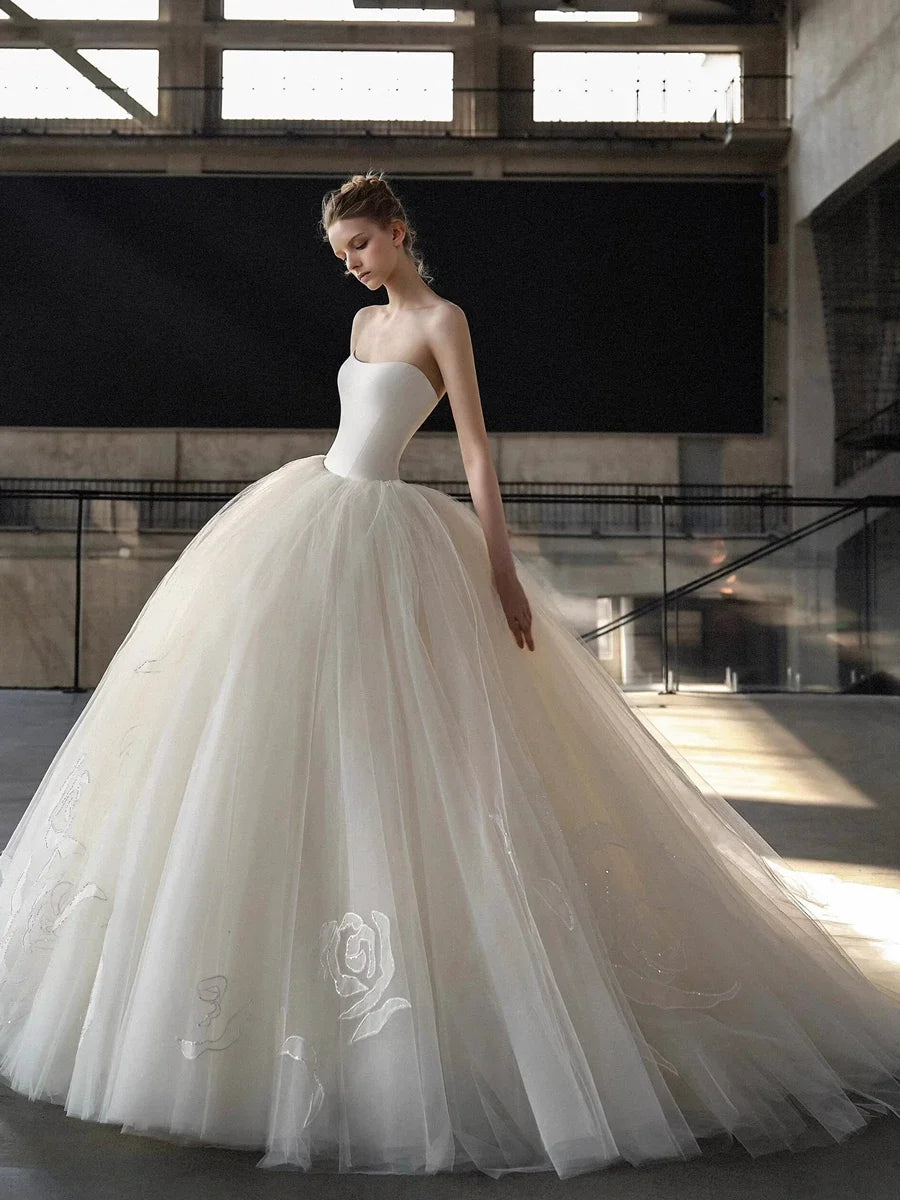 Xmsli | French Palace Satin Tube Top Wedding Dress with Train, Slim Fit Forest Style Bridal Gown for Fantasy Photography