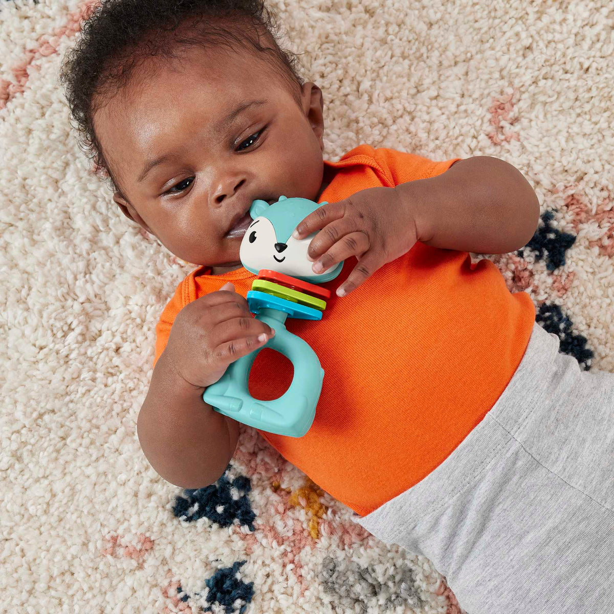 Fisher-Price Baby Sonaja para Bebés Sensimals Venado